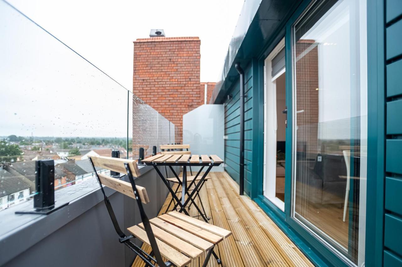 Villa Deluxe Chic 1 2 Bed Apts Near Heathrow Legoland Windsor Slough Exterior foto