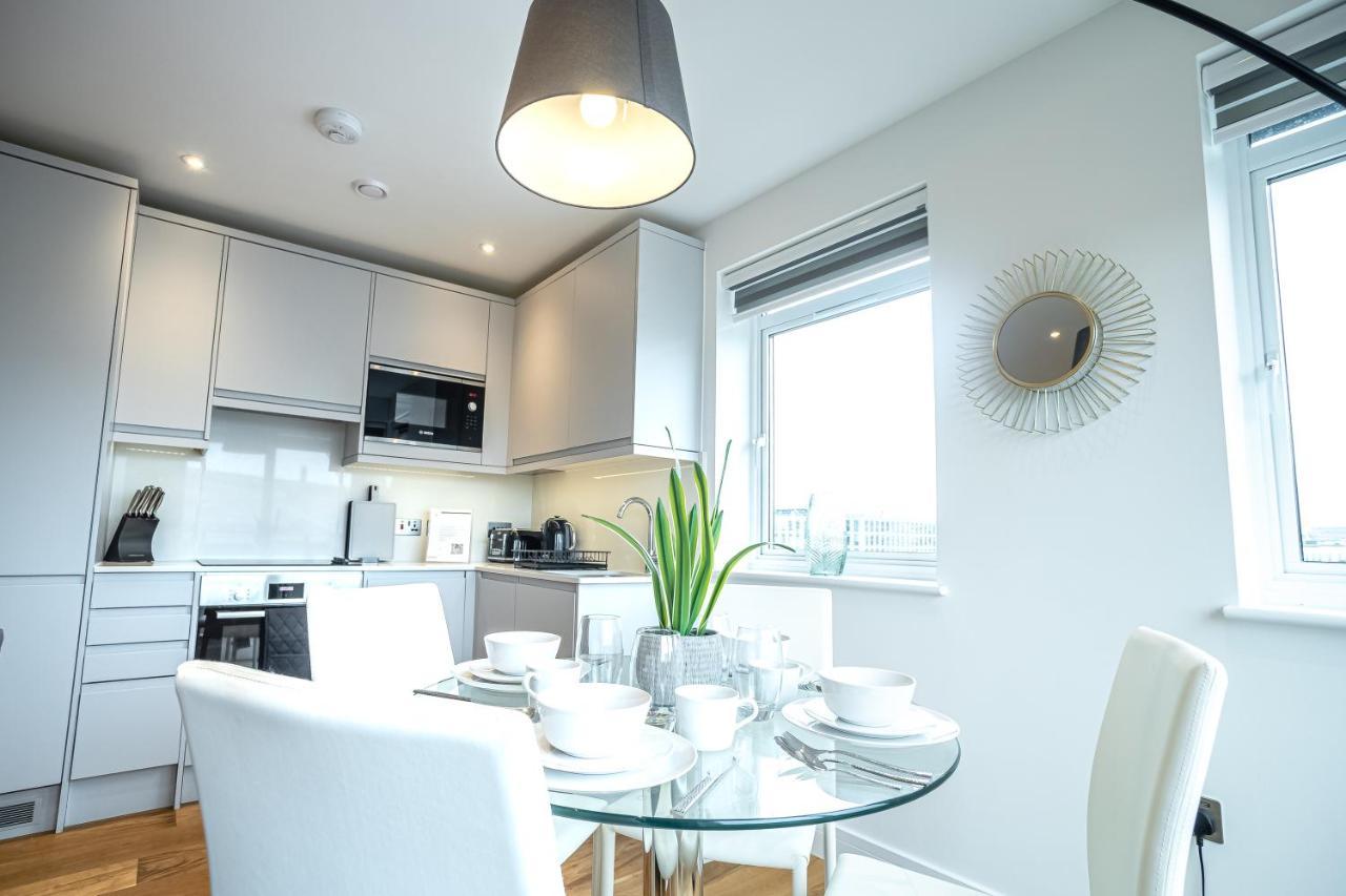 Villa Deluxe Chic 1 2 Bed Apts Near Heathrow Legoland Windsor Slough Exterior foto