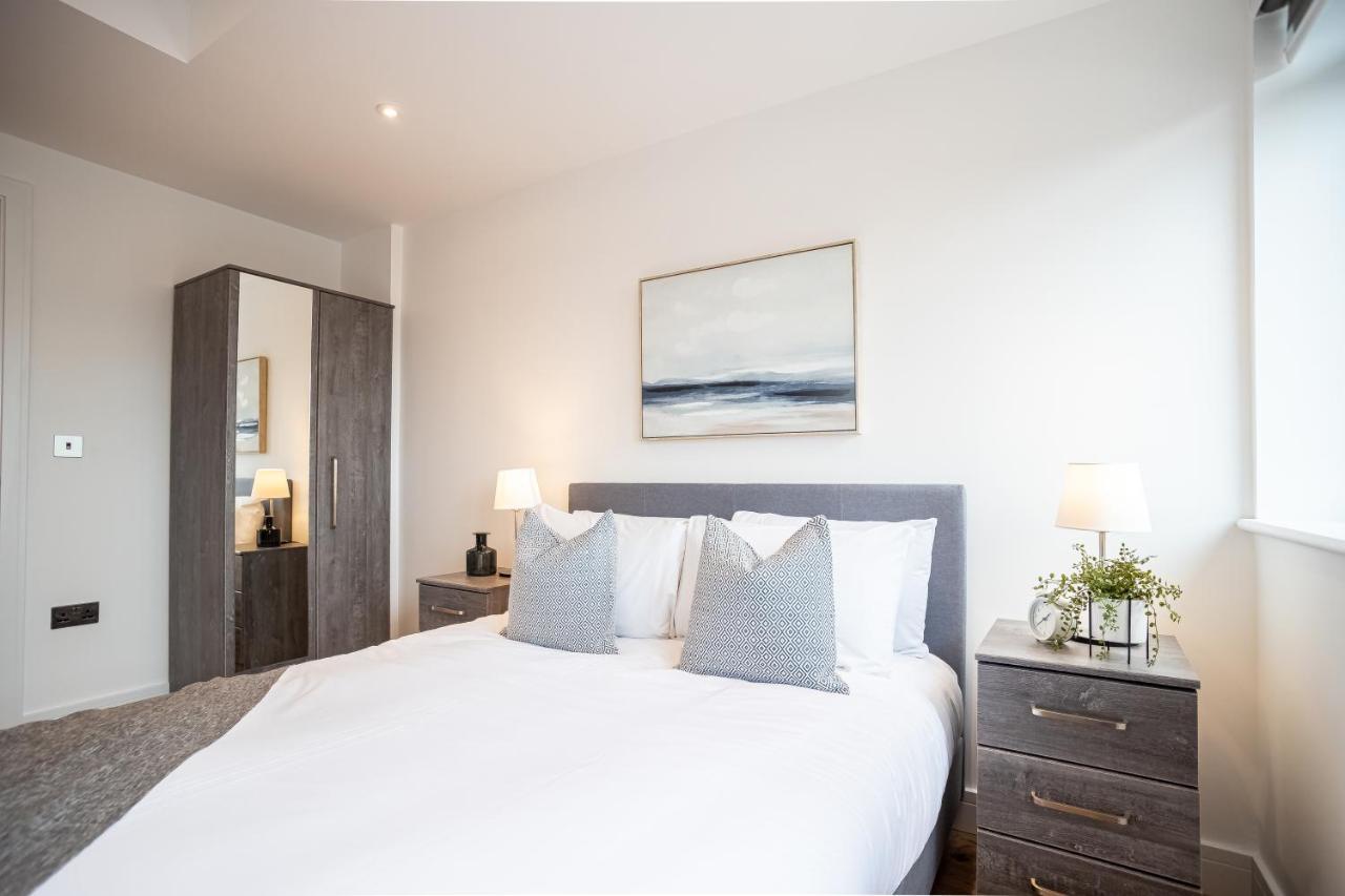Villa Deluxe Chic 1 2 Bed Apts Near Heathrow Legoland Windsor Slough Exterior foto